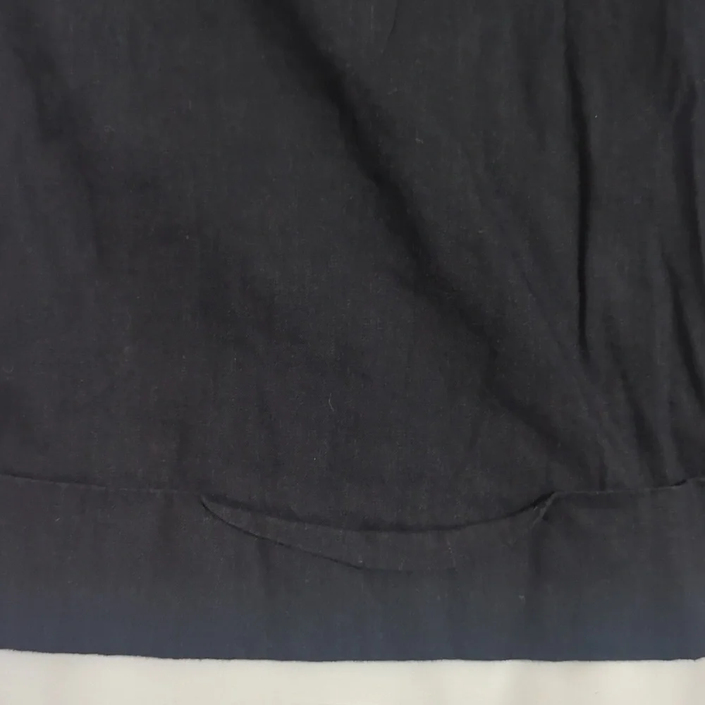 White House Black Market Legacy Capri Pants, Color Black Size 10
